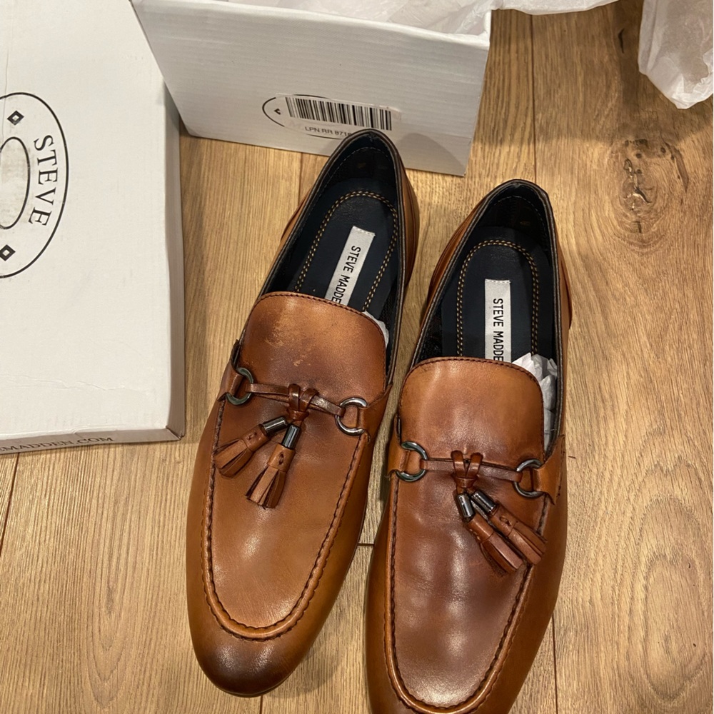 Dress shoes